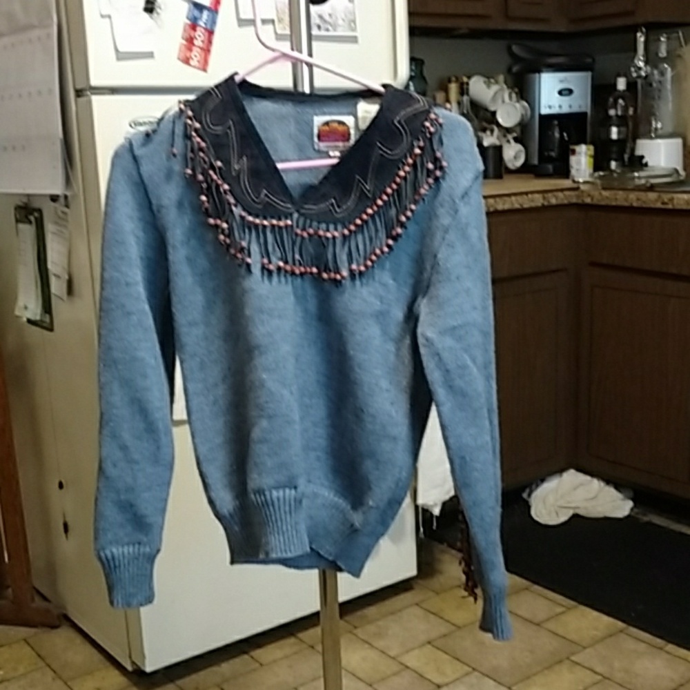 Blue sweater long-sleeved pullover made by Miller